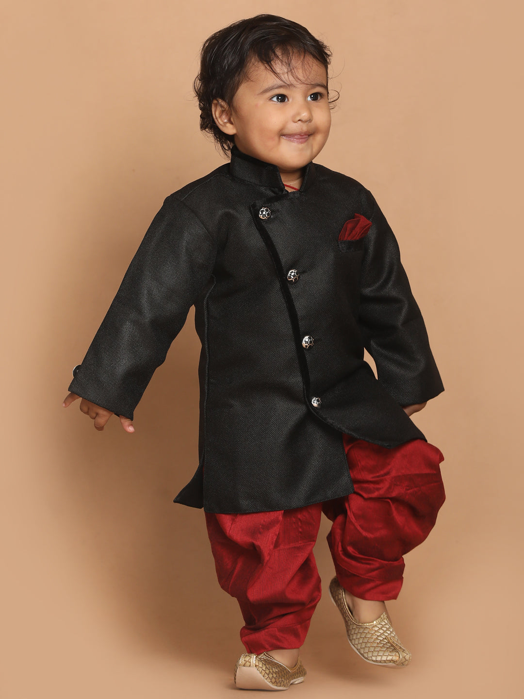 VASTRAMAY SISHU Boys Black & Maroon Solid Sherwani Set - qivii