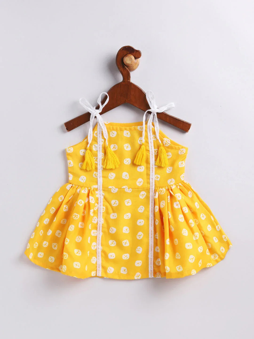 Girl's' Yellow Kurta And Dhoti Pant Set