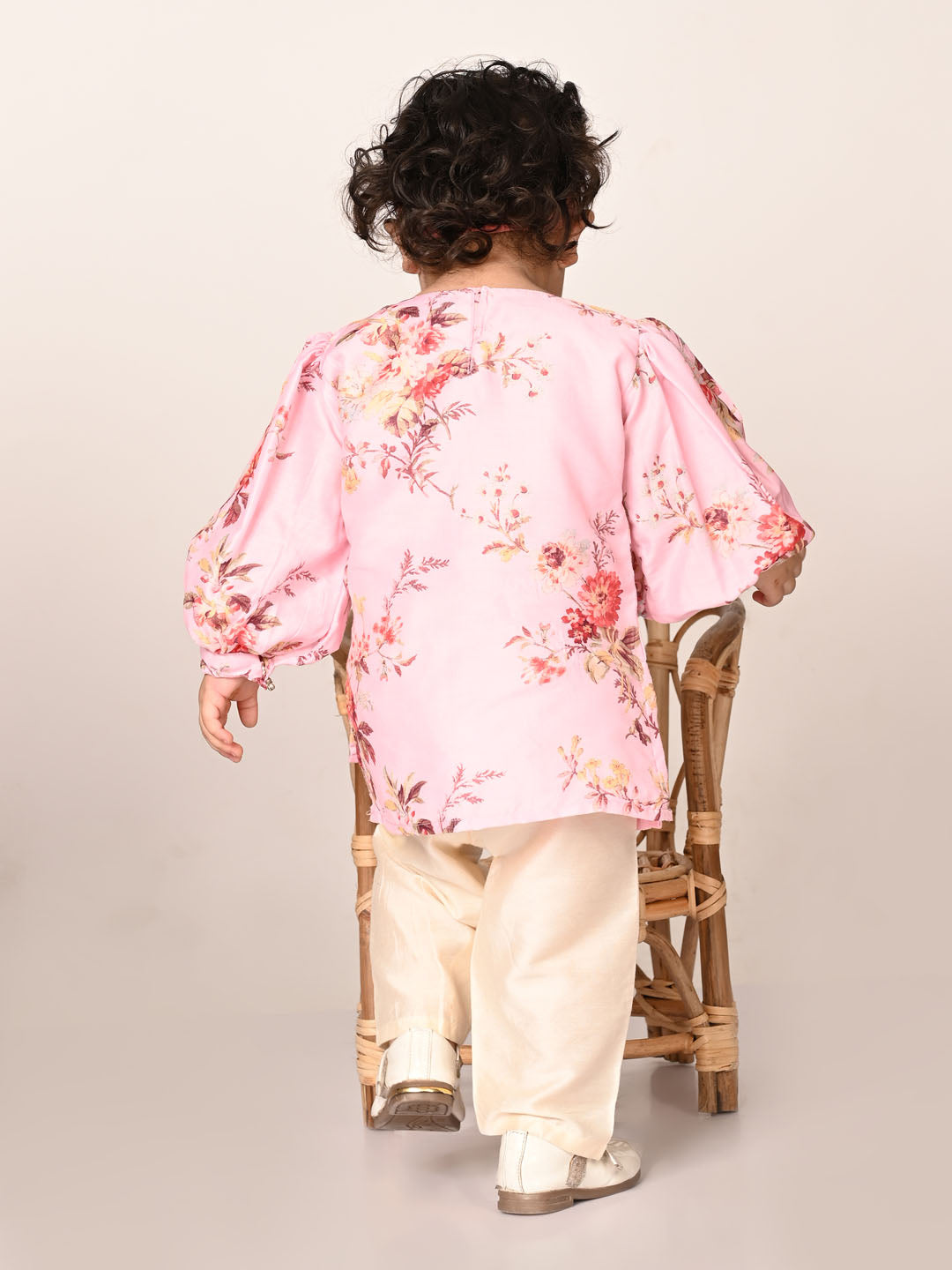 VASTRAMAY SISHU Girls Pink Floral Print Kurta Pyjama Set - qivii
