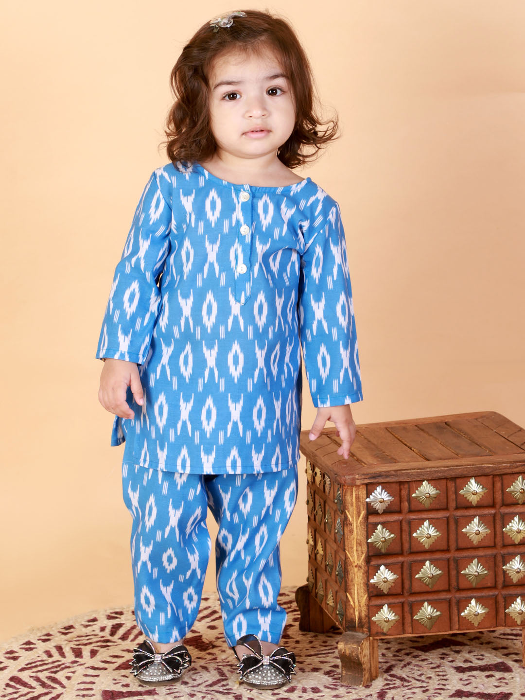 VASTRAMAY SISHU Girls' Aqua Blue Ikkat Print Kurta Pant set - qivii