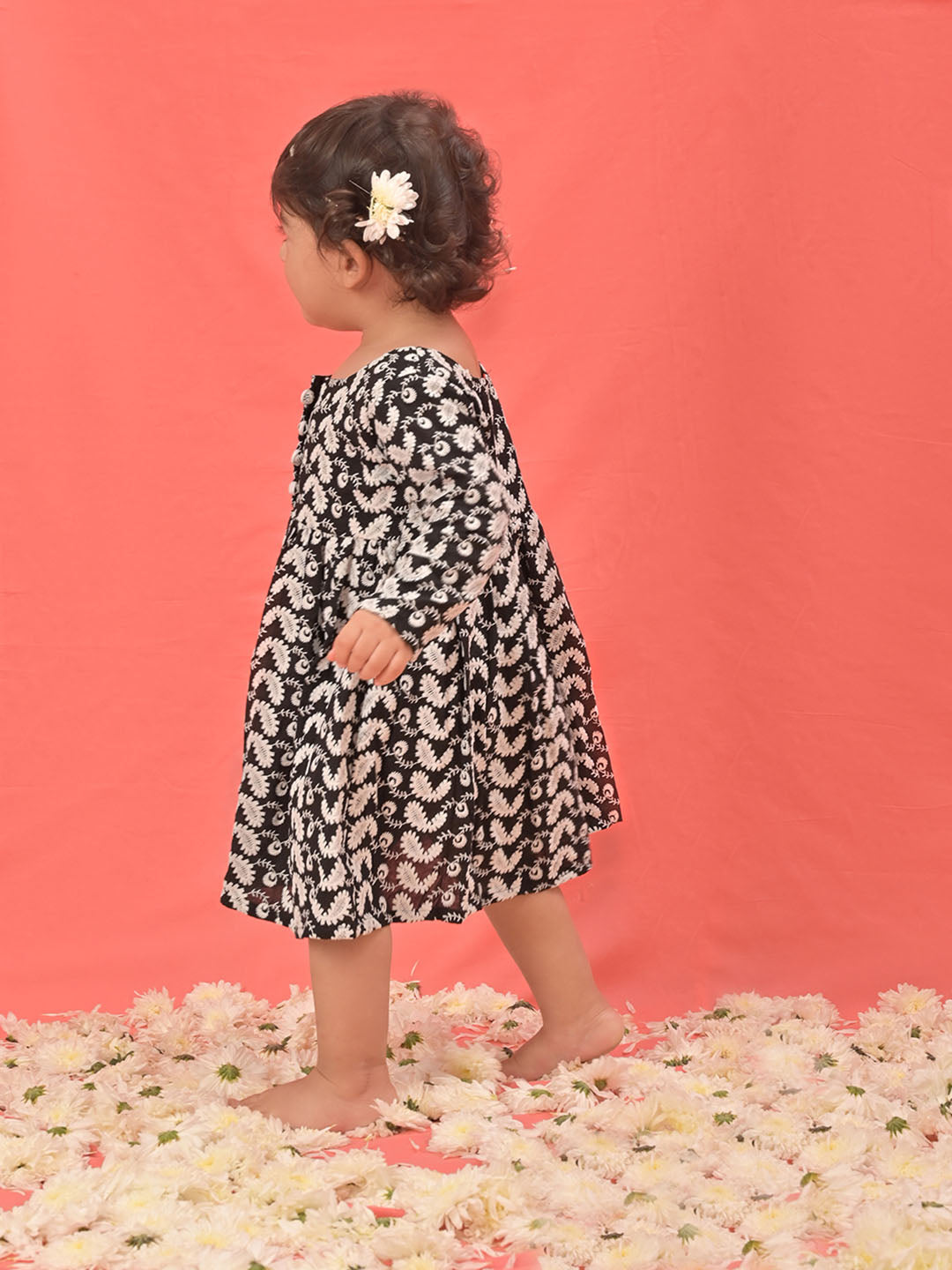 VASTRAMAY Girl's Black Chikankari Cotton Kurta - qivii