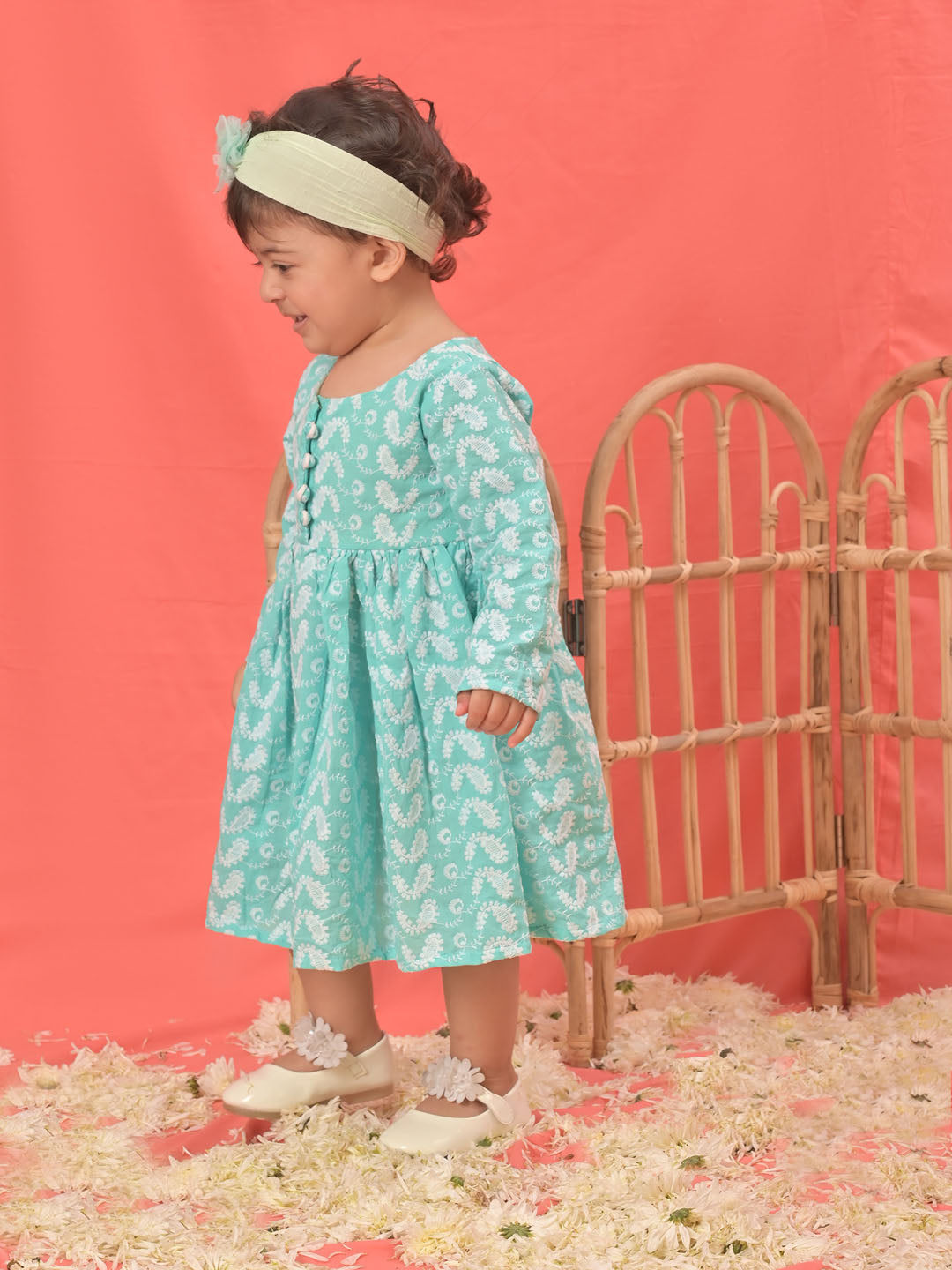 VASTRAMAY SISHU Girl's Green Chikankari Cotton Kurta - qivii