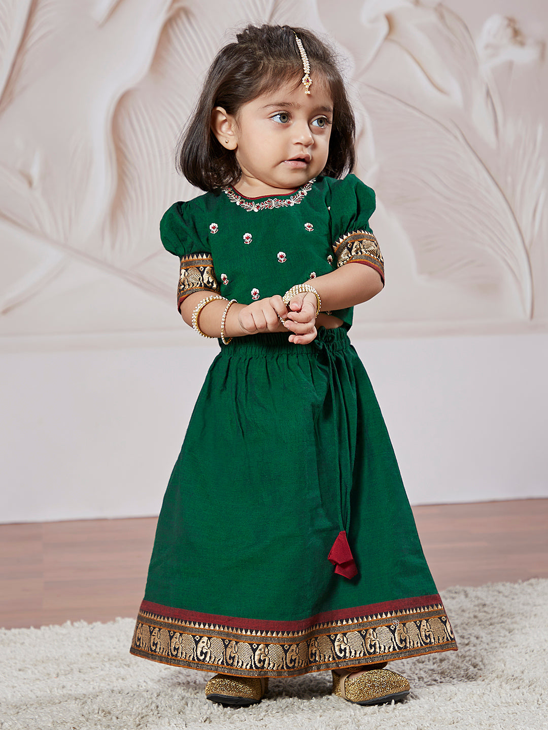 VASTRAMAY Girls' Green Lehenga Choli - qivii