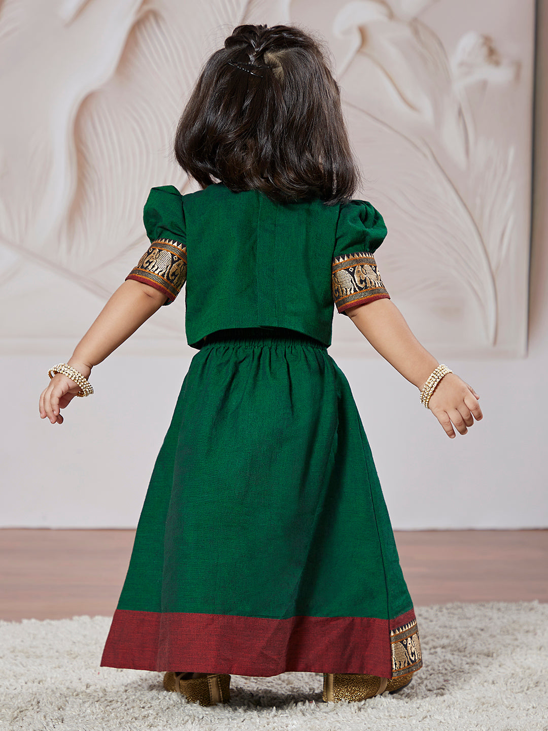 VASTRAMAY Girls' Green Lehenga Choli - qivii