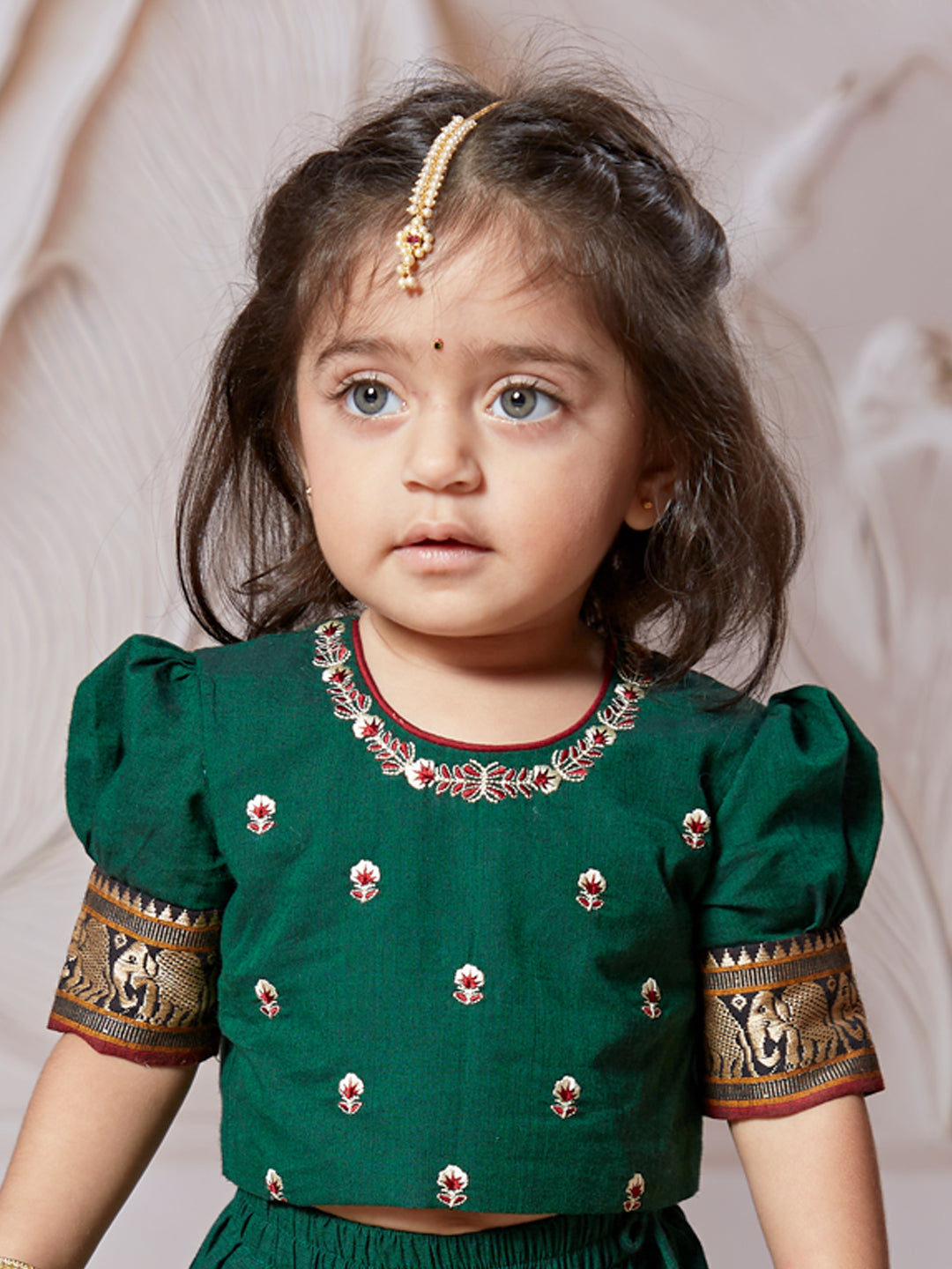 VASTRAMAY Girls' Green Lehenga Choli - qivii