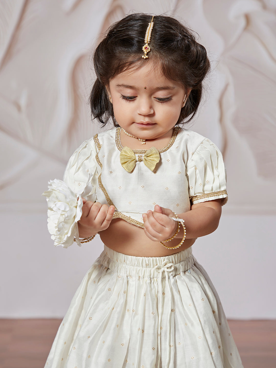 VASTRAMAY Girls' White Lehenga Choli - qivii