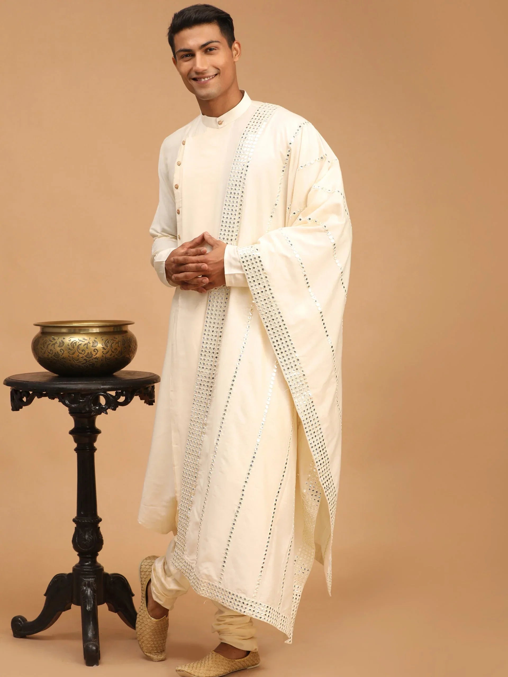 Men's Cream Pleated Kurta And Churidar Set With Cream Vertical Mirror Dupatta