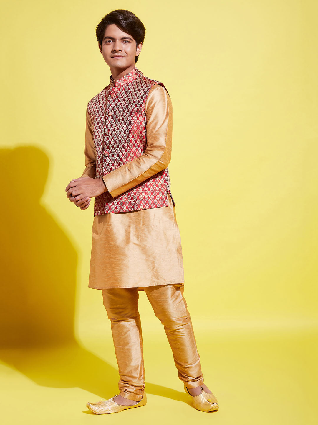 VASTRAMAY Boys' Rose Gold Silk Blend Kurt Pyjama And Maroon Nehru Jacket Set - qivii