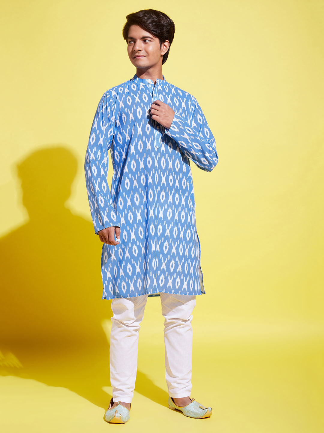 VASTRAMAY Boys Traditional Ikkat Print Flat Collar Kurta And Pyjama Set - qivii