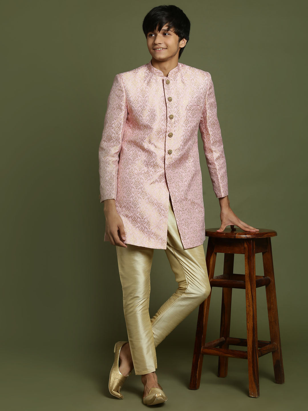VASTRAMAY Boys Pink & Gold-Colored Woven-Design Brocade Slim Fit Sherwani Set - qivii