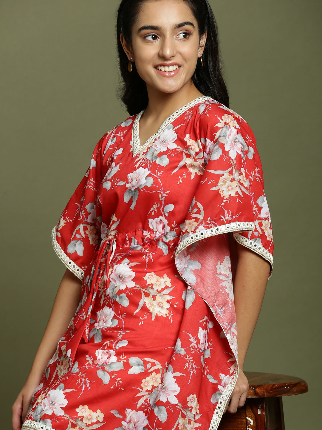 Yuva By VASTRAMAY Girls Red Floral Printed Kaftan Kurta With Cream Pant Set - qivii