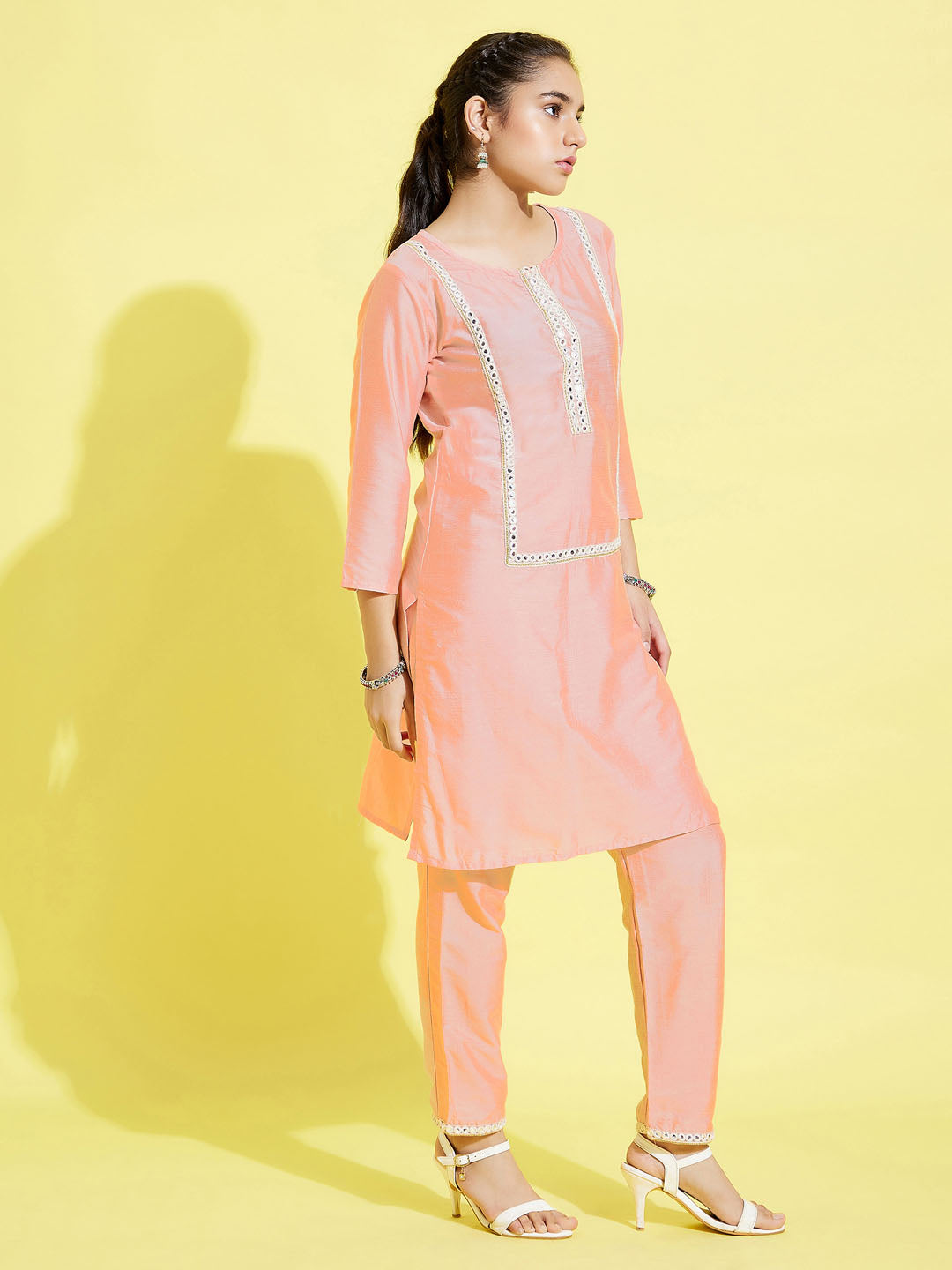 VASTRAMAY Girls' Pink Viscose Kurta And Straight Pant Set - qivii