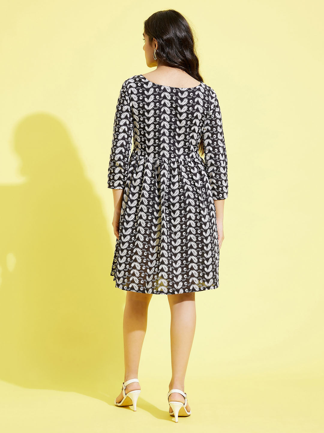 VASTRAMAY Girls Black Pure Cotton Chikankari kurta - qivii