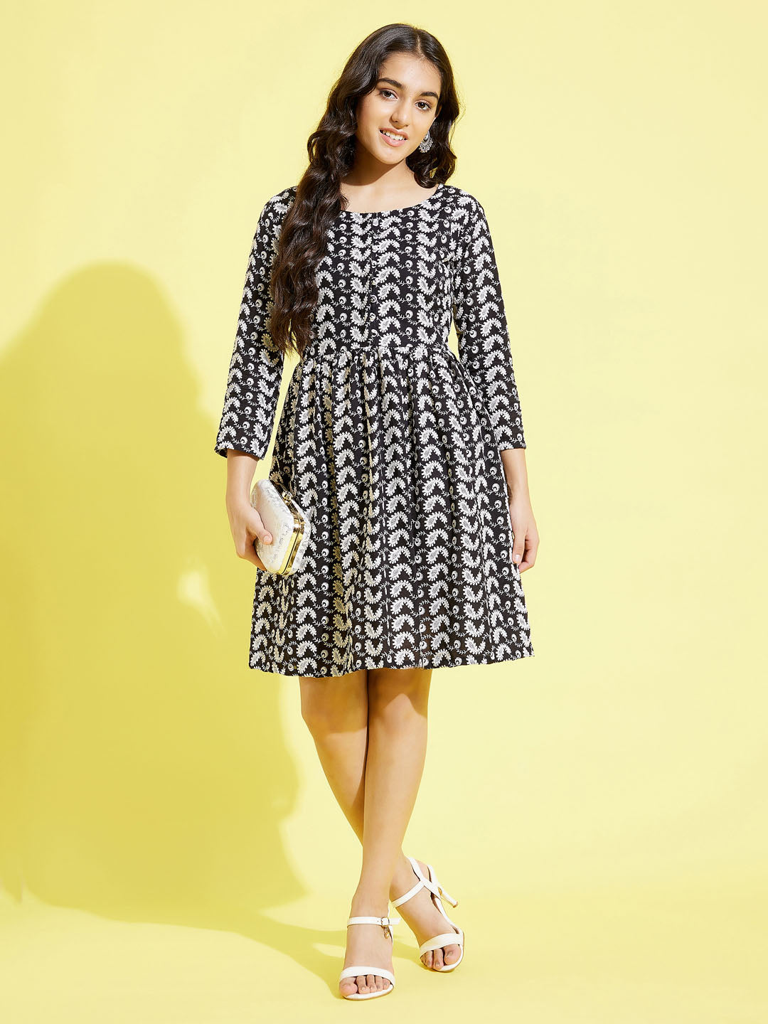 VASTRAMAY Girls Black Pure Cotton Chikankari kurta - qivii