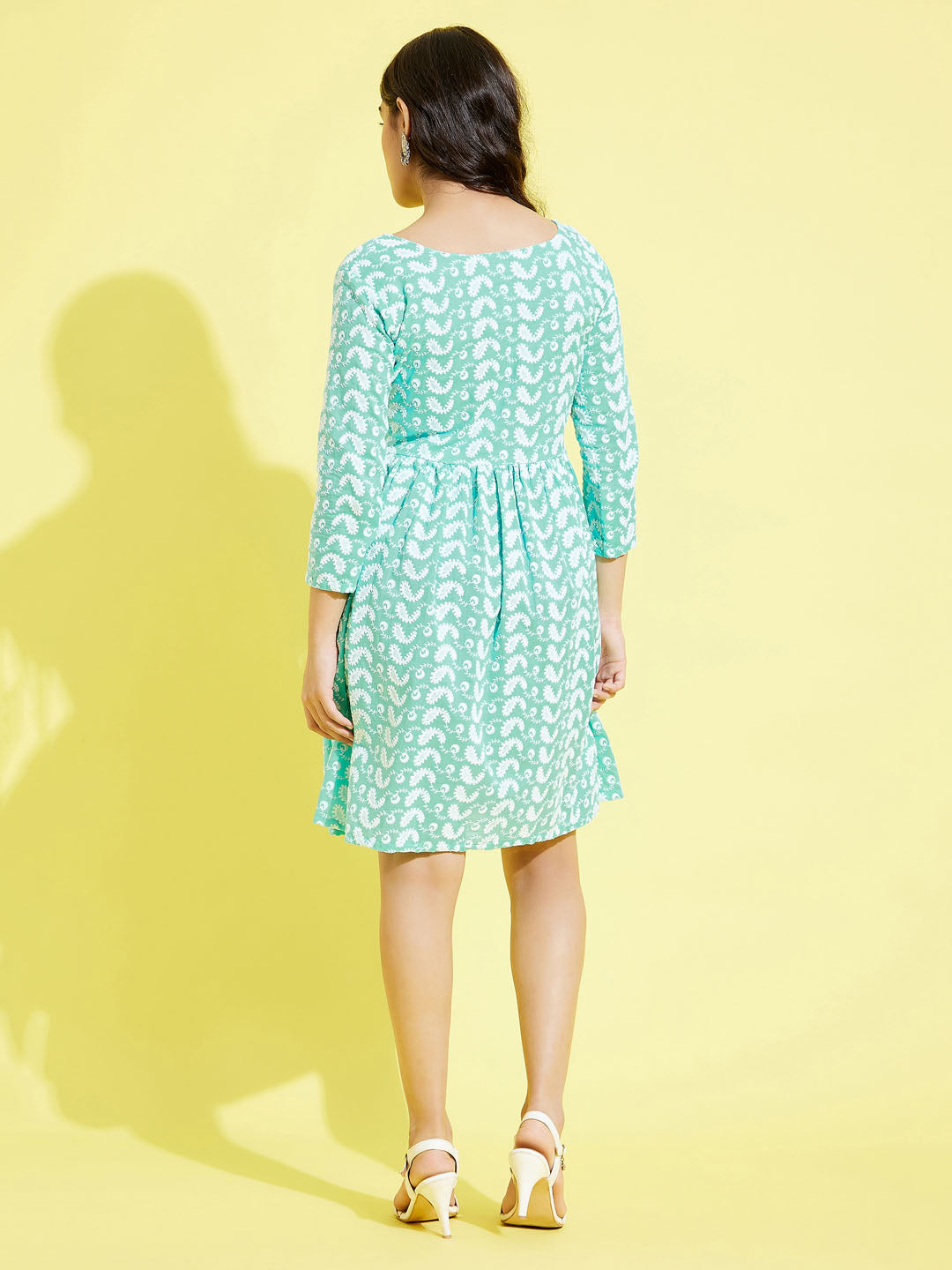 VASTRAMAY Girl's Green Pure Cotton Chikankari kurta - qivii