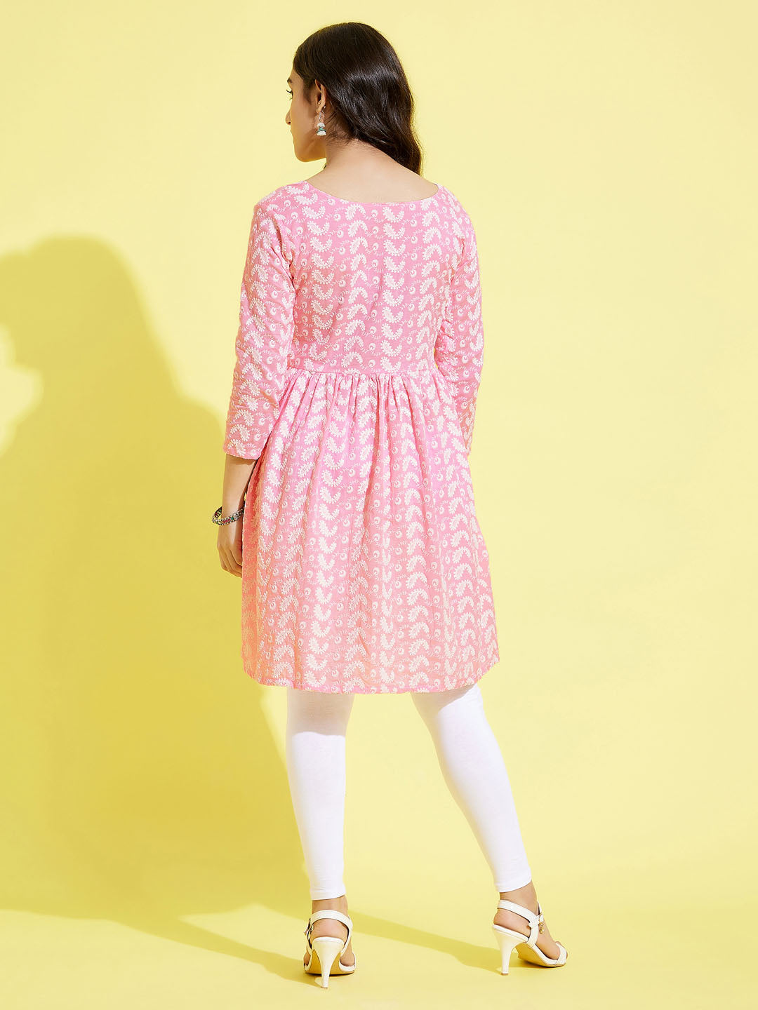 VASTRAMAY Girls' Pink Pure Cotton Chikankari kurta With Leggings Set - qivii