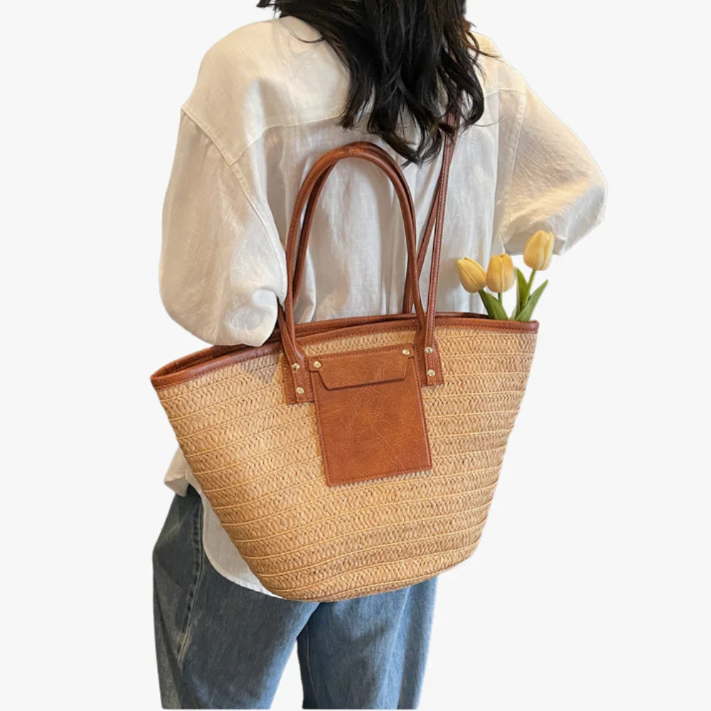 Loba | Tote Bag - By Qivii