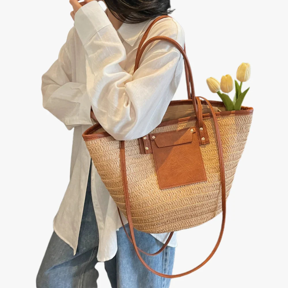 Loba | Tote Bag - By Qivii