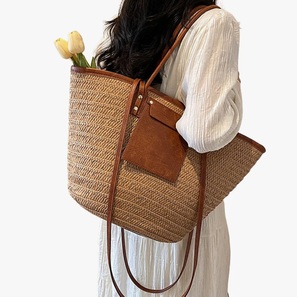 Loba | Tote Bag - By Qivii