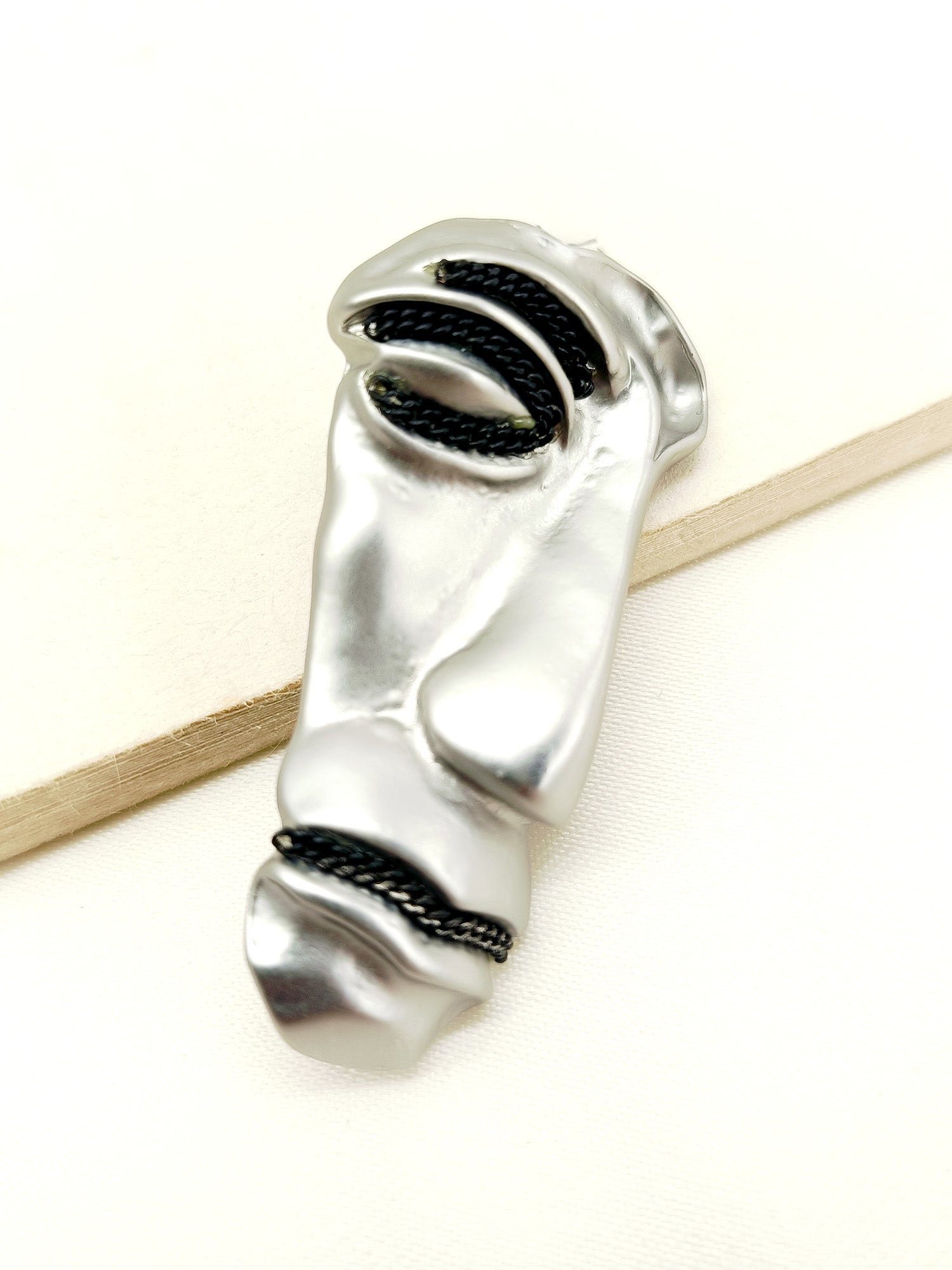 Shaziya Men's Brooch