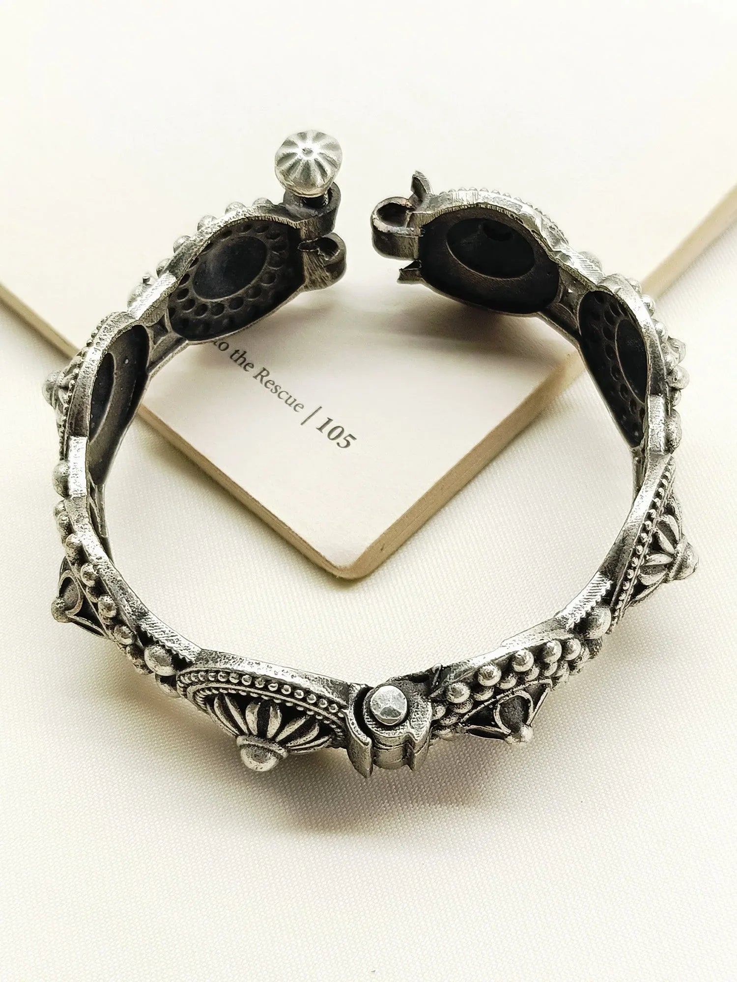 Pakeezah Plain Oxidized Kada