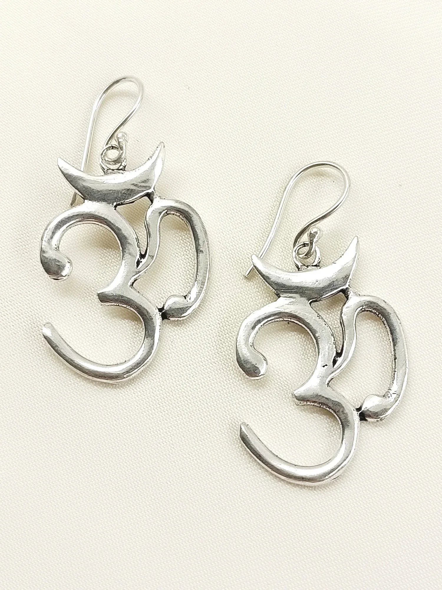 Mouni Silver Western Earrings