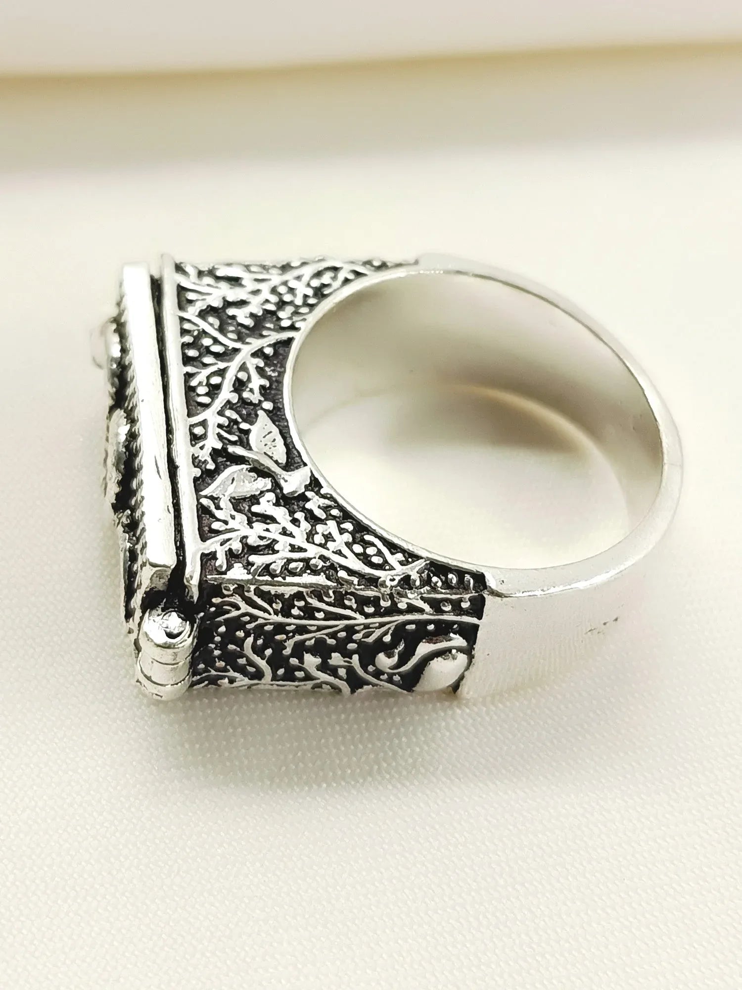 Mary Silver Western Finger Ring