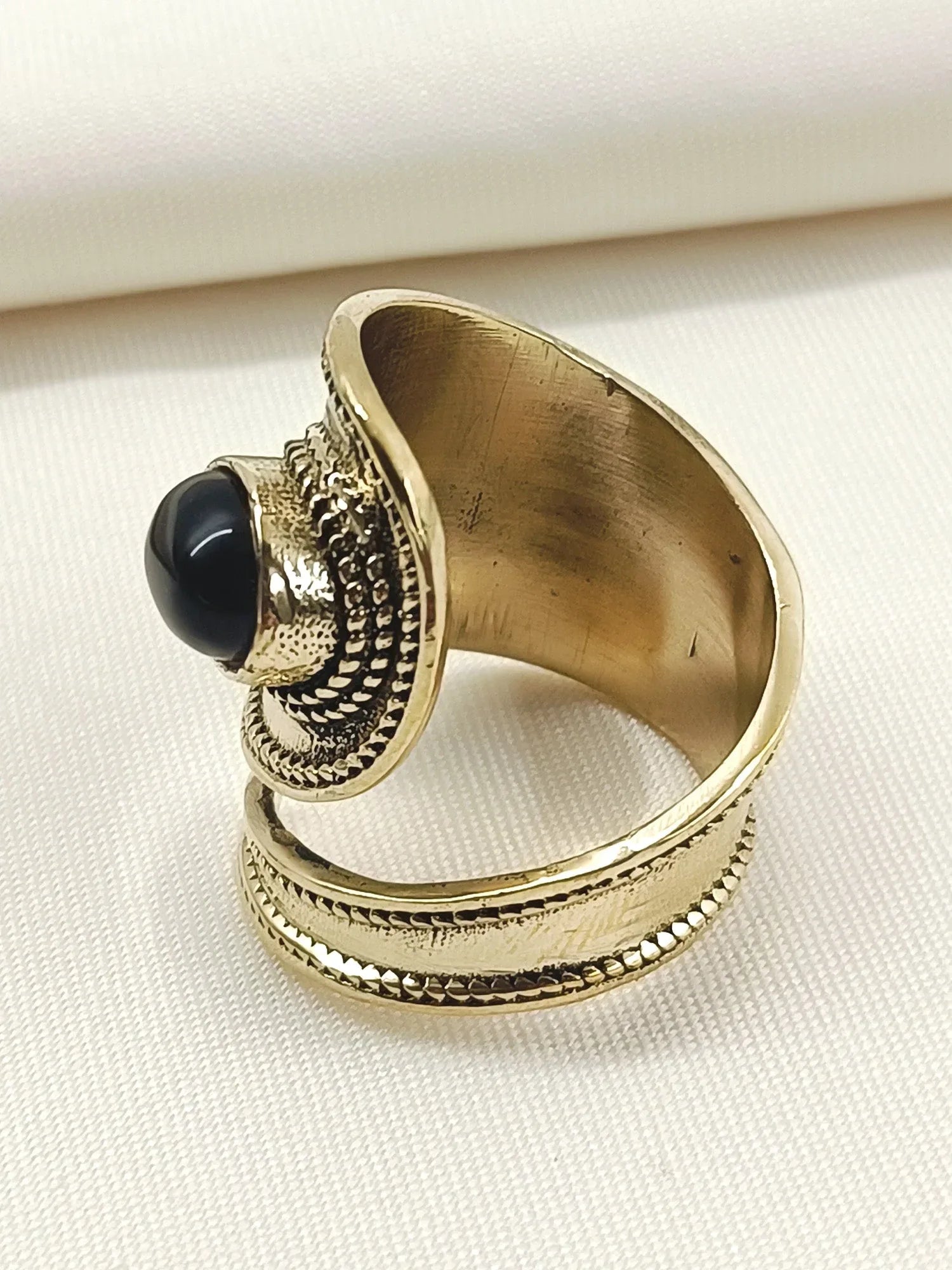 Rosie Purple Western Finger Ring