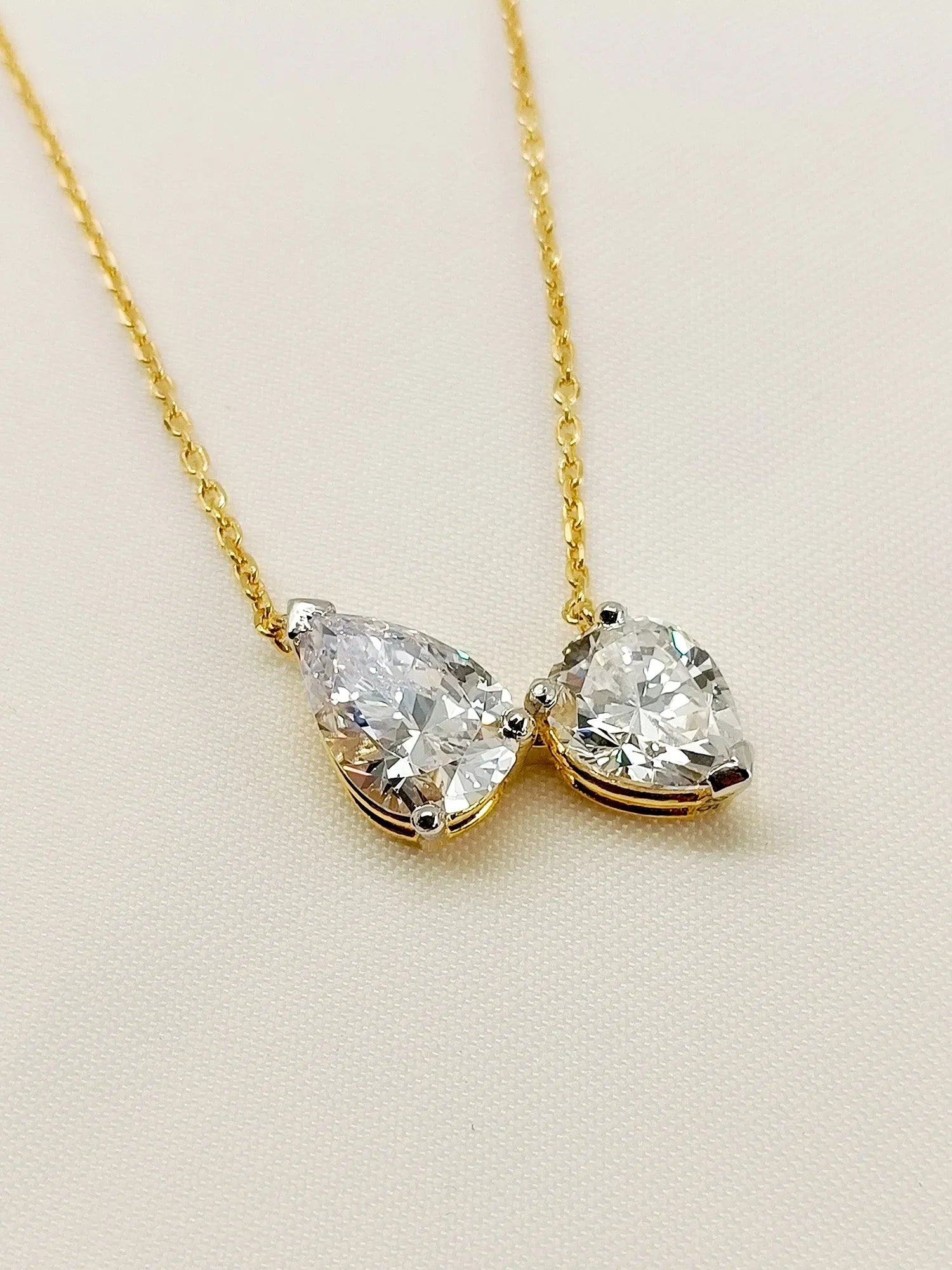 Ada 92.5 Silver Swarovski Stone Pendal