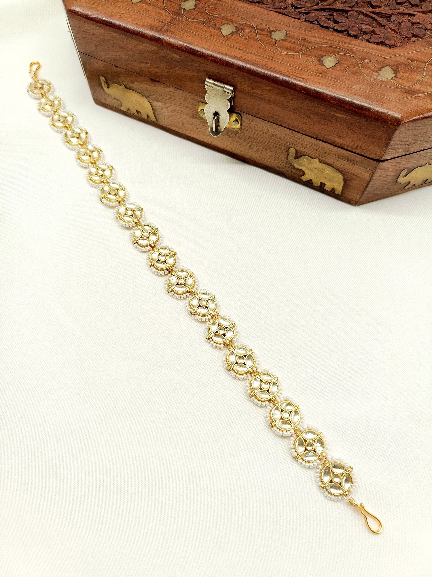 Shannon White Kundan Sheeshpatti