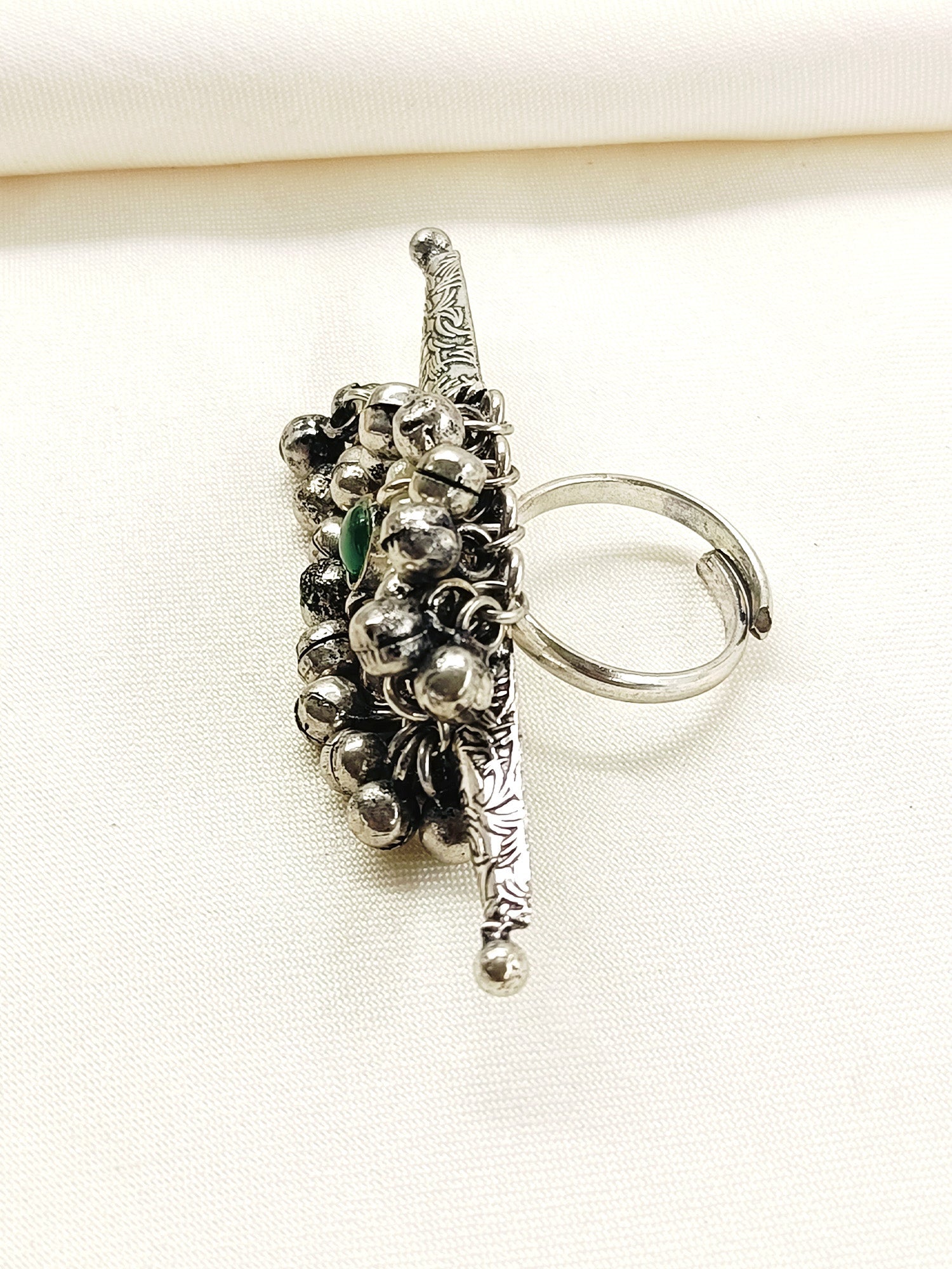 Prathana Green Oxidized Finger Ring