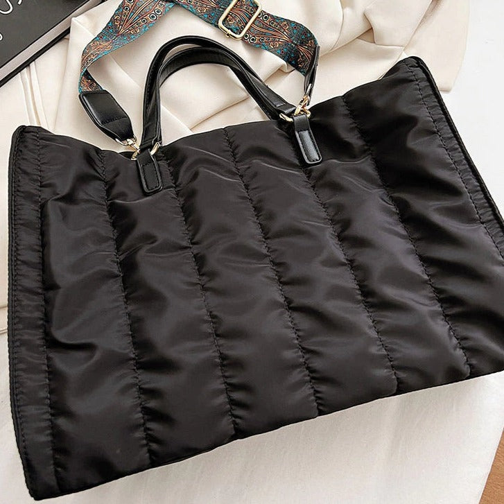 Lelah | Tote Bag - By Qivii