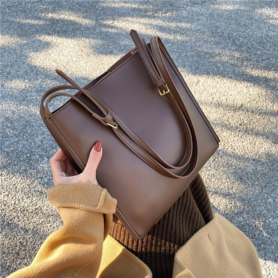 Riva | Tote Bag - By Qivii