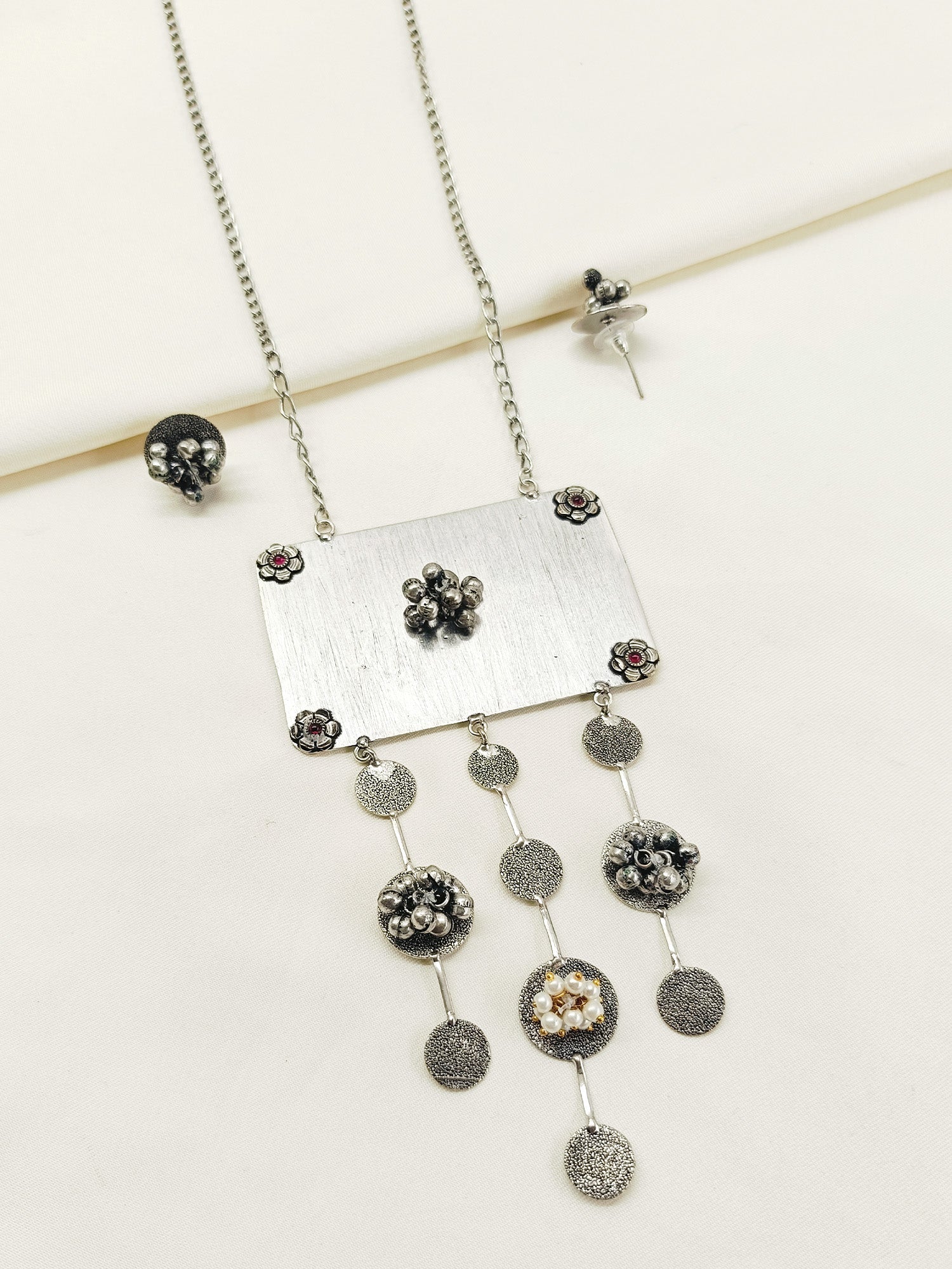 Elakshi White Pearl Oxidized Pendant Set