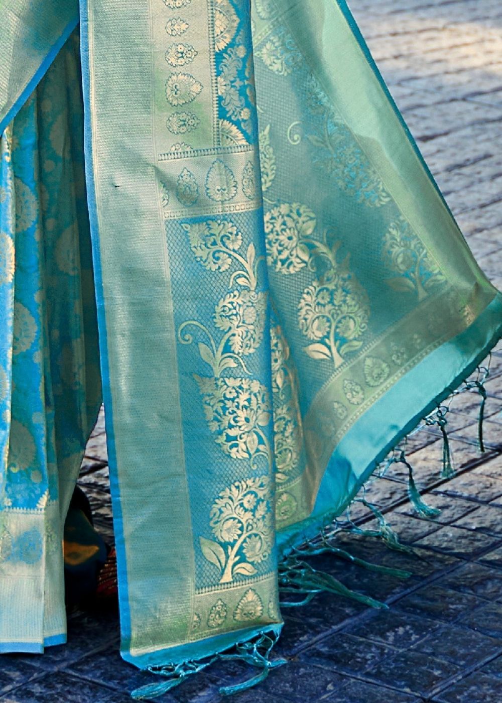 Sky Blue Handloom Weave Kanjivaram Silk Saree - qivii