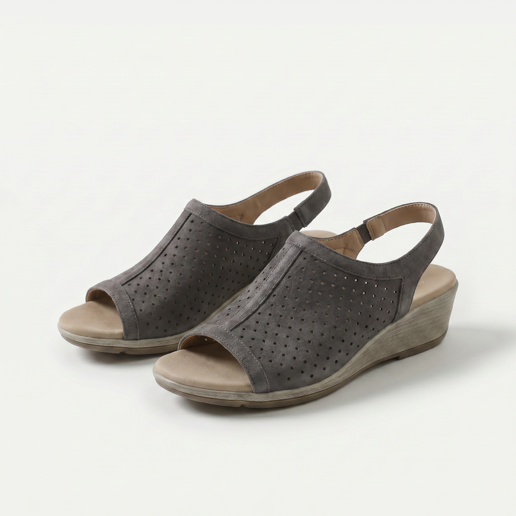 Hazel – Stille Raffinesse in zartem Grau - By Qivii