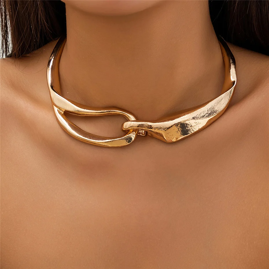 Collier van goud met gedurfde textuur - By Qivii
