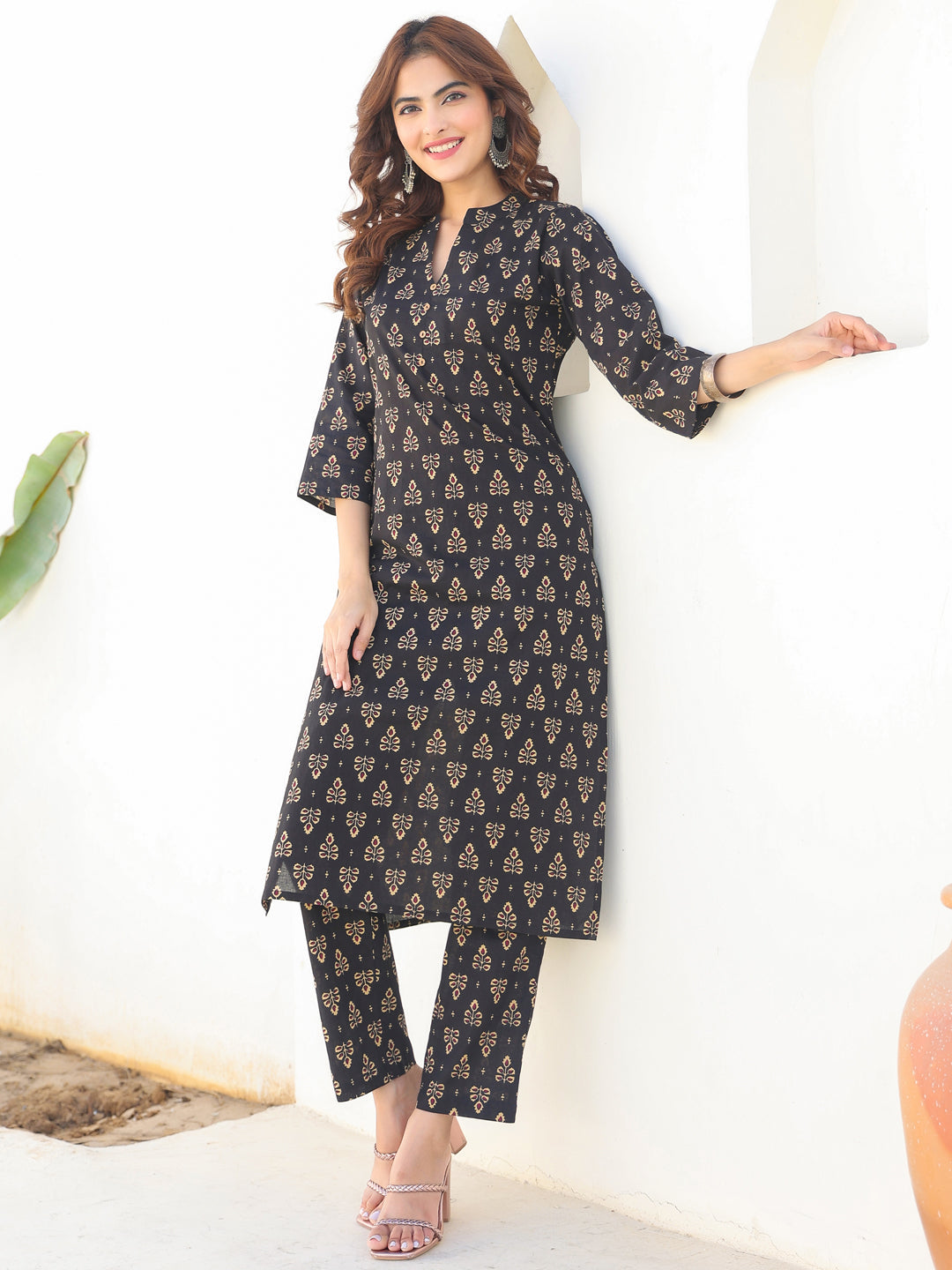 Black Pure Cotton Floral Printed Straight Kurta Pant Set - qivii