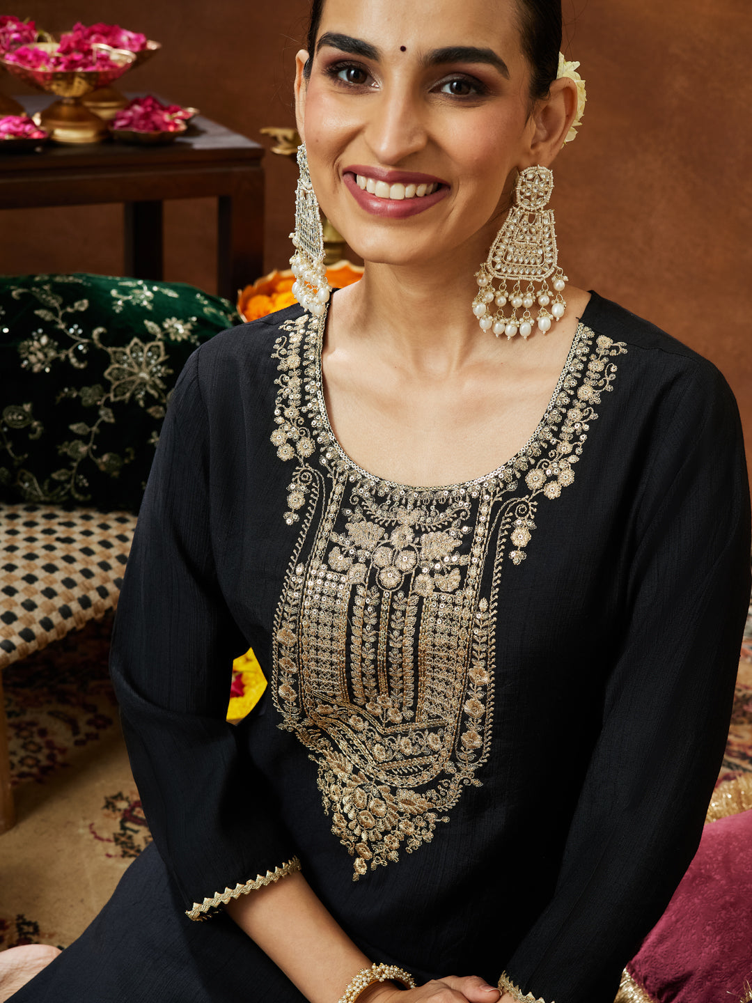 Janasya Women's Black Silk Blend Zari Yoke Embroidered Straight Kurta - qivii