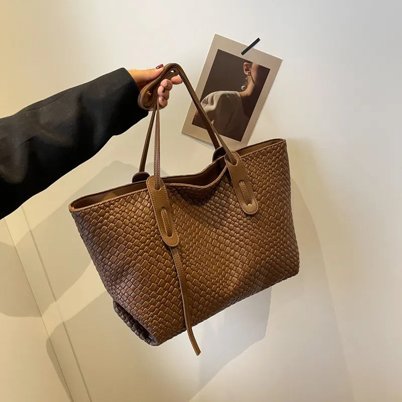 Lora | Tote Bag - By Qivii