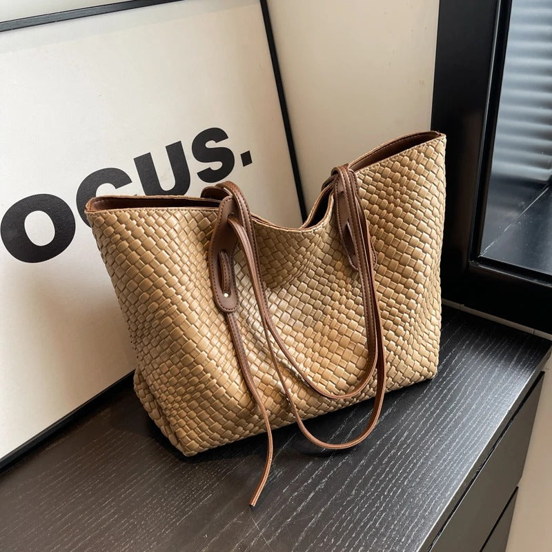 Lora | Tote Bag - By Qivii