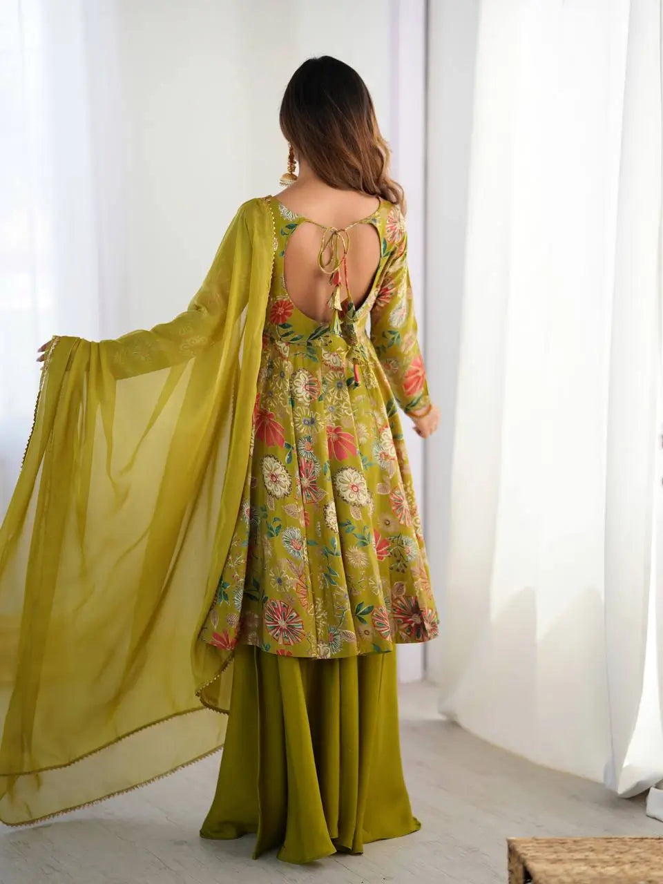 Mehndi Floral Print Kediya Style Kurta Set With Dupatta