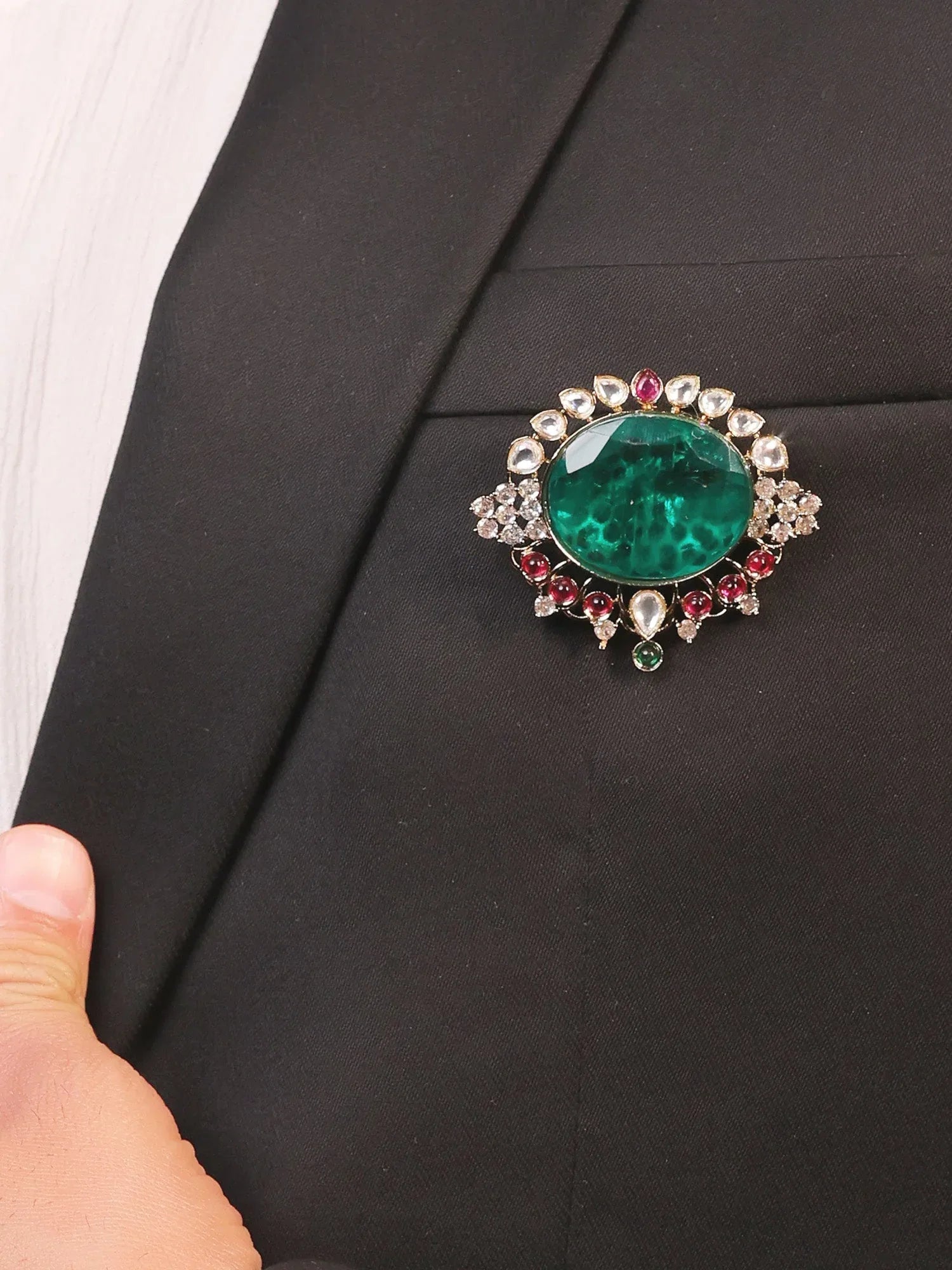 Jagat Green Men's Brooch