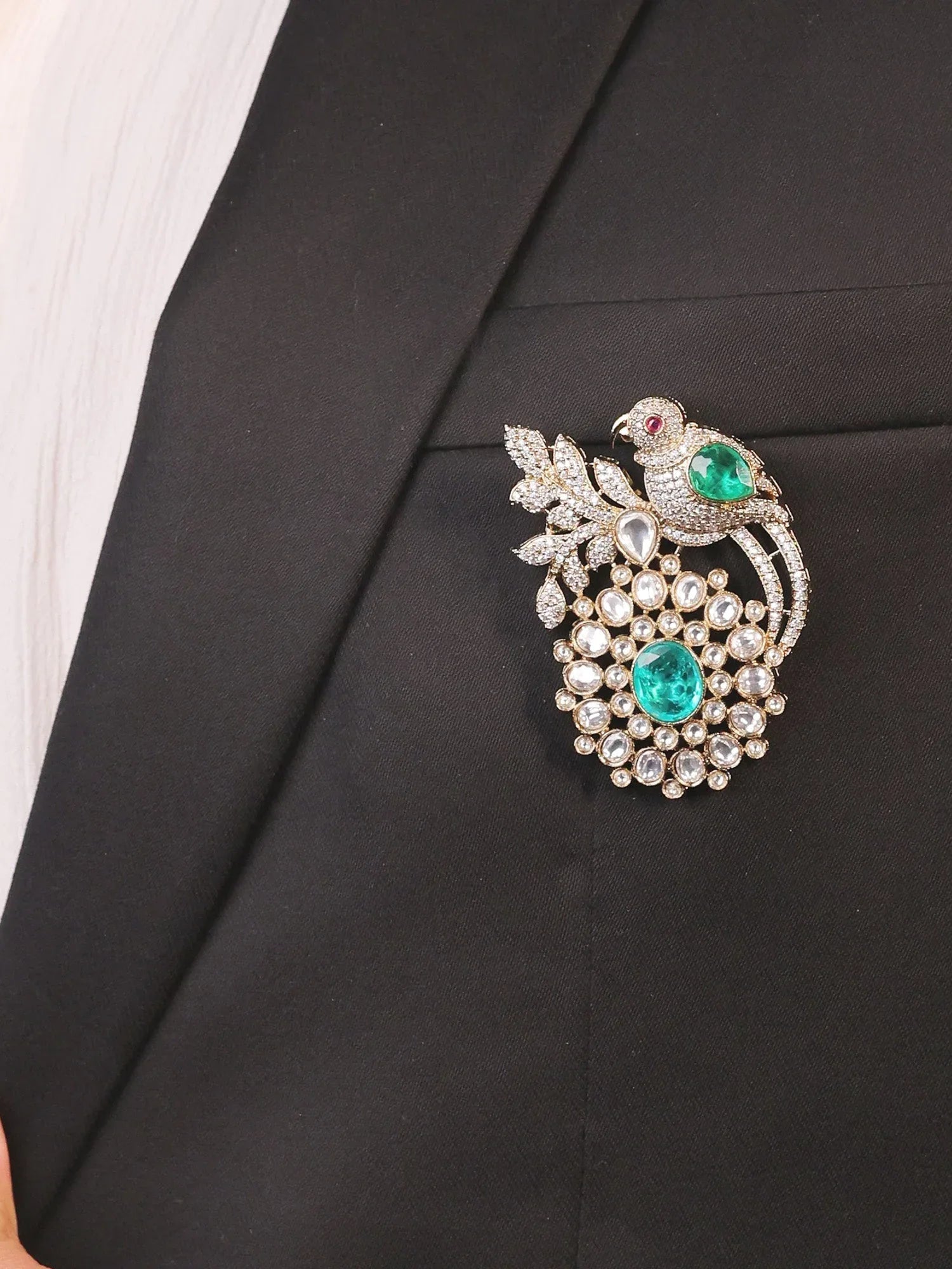 Medhul Green Men's Brooch