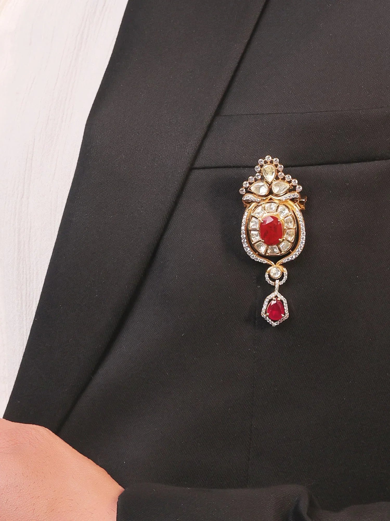 Hredhan Ruby Men's Brooch