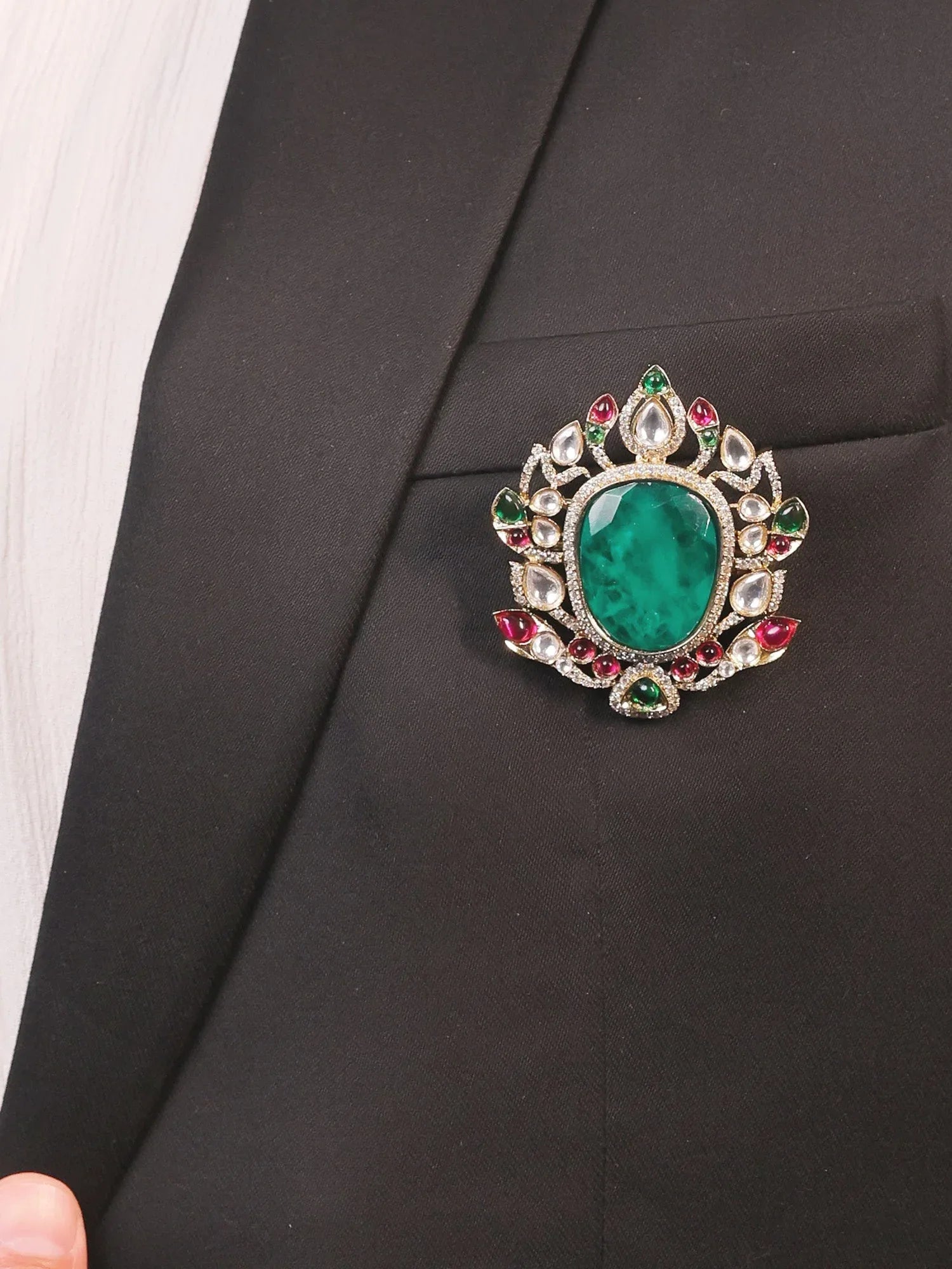 Naksh Green Men's Brooch