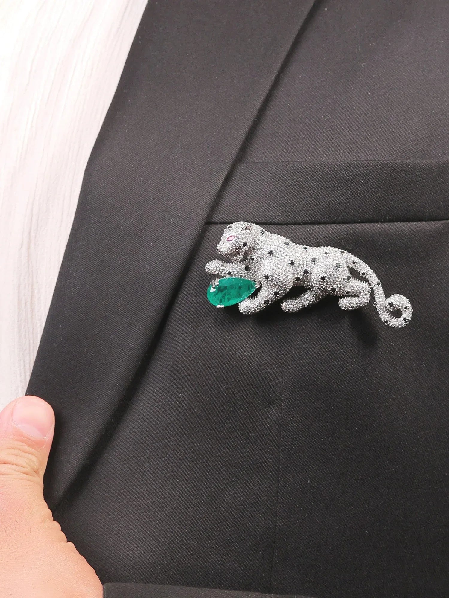 Hridaan Green Leopard Men's Brooch