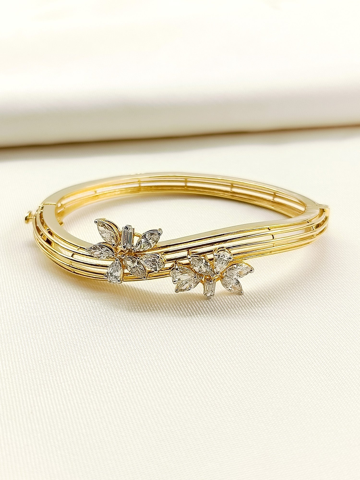 Trishika 92.5 Silver Swarovski Stone Bracelet - qivii