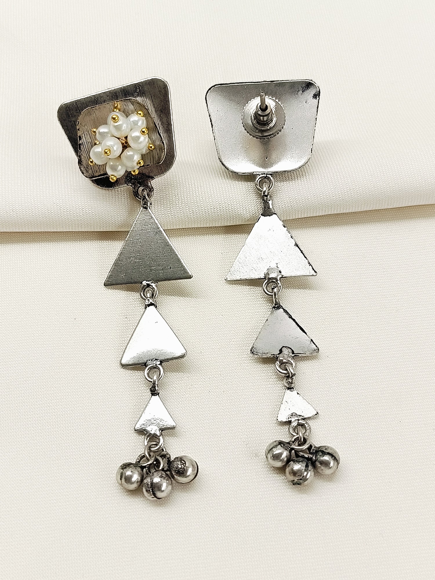 Ichha White Pearl Oxidized Earring
