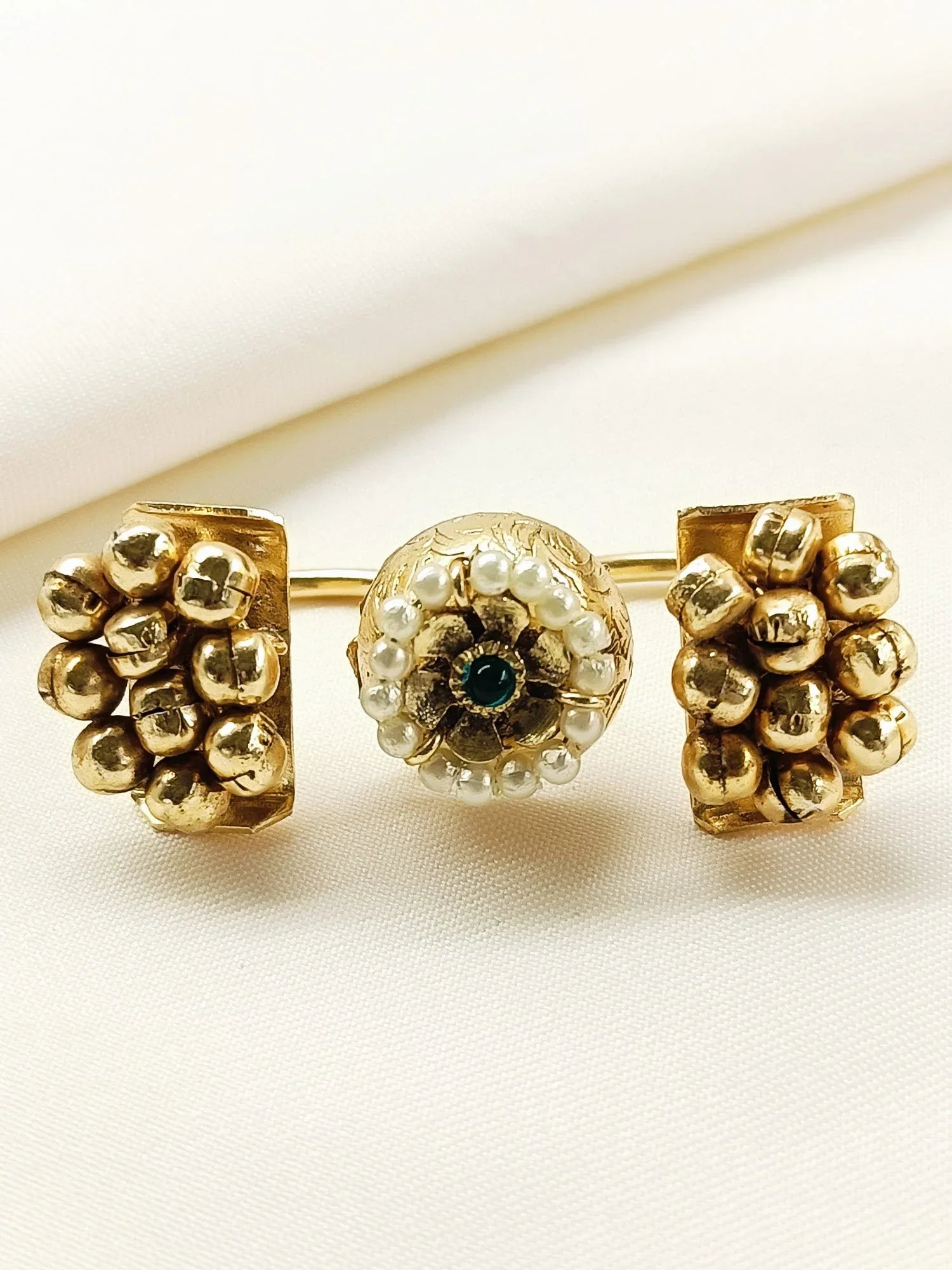 Kumud Green Oxidized Finger Ring